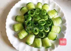 Illustration of how to make cold cucumber rolls 5