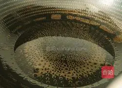 Illustration of the affectionate practice of green leaves towards roots 8