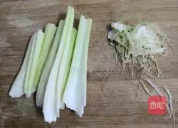 How to make shredded celery and radish Illustration 2