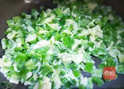 Illustration of how to make bitter melon and scrambled eggs 9