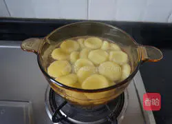 Illustration of how to make fried potato dumplings with shepherd's purse 9