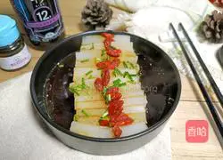 Illustration of how to make steamed wolfberry radish strips 10