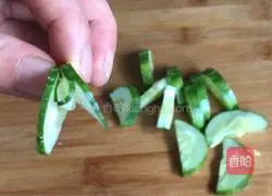 Illustration of how to make cold shredded chicken 10