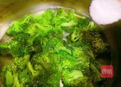 Illustration of how to make cold broccoli 5