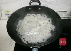 Illustration of how to make cold lotus root slices 7