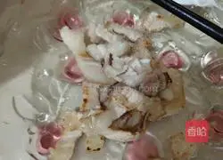 Illustration of how to make fried snow peas with pork belly 4