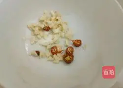 Illustration of how to make cold folded ear root as a light summer meal 5