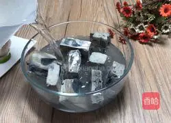 Illustration of how to make spicy and smelly dried seeds 1