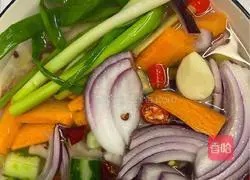 Illustration of how to make pickled pepper and chicken feet 7