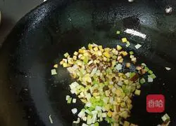 Illustration of how to make mashed potatoes with sauce 4