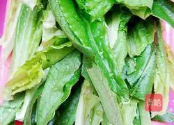 Illustration of how to make lettuce leaves in oyster sauce 1