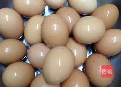 Illustration of how to make hillbilly braised eggs 1