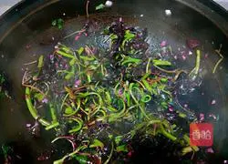 Illustration of how to make garlic amaranth 11