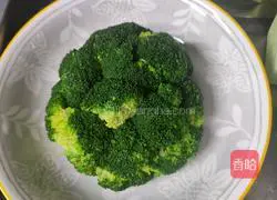 Illustration of how to cook broccoli in juice 5