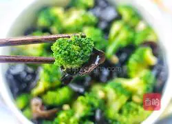 Illustration of how to make cold fungus and broccoli 14