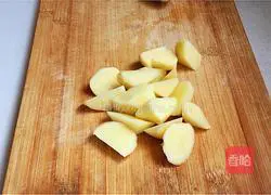 Illustration of how to make spicy pepper and salt potato wedges 2