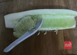 Illustration of how to make red braised old cucumber 3