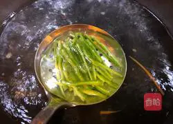 Illustration of how to make cold shredded potatoes 9