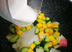 Illustration of how to make mango, cucumber and lily 6