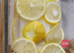 Illustration of how to make radish strips to nourish the skin and moisturize the lungs 1