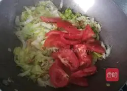 Tomato oil residue Illustration of how to make stir-fried cabbage 5