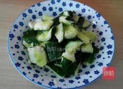 Illustration of how to shoot cucumbers 4