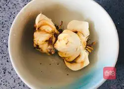 This is how to moisturize the lungs in autumn, stir-fried lilies with lettuce, a refreshing, simple and easy-to-use recipe 3