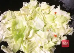 Illustration of how to make stir-fried cabbage 5