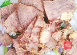 Illustration of how to make beef with onions 9