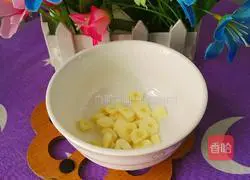 Illustration of how to stir-fry lettuce 3