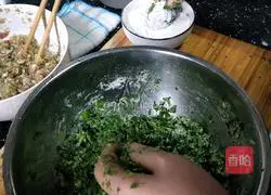 Illustration of how to make celery dumplings 7