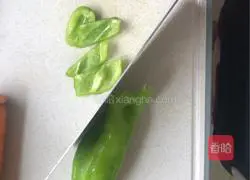 Illustration of making hot pepper dried tofu 2