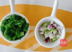 Illustration of how to make stir-fried lotus root slices 4