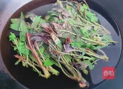 Illustration of how to make toon tofu soup 3