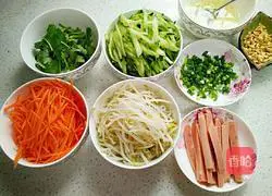 Illustration of how to make saliva cold noodles 15