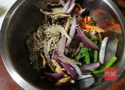 Illustration of how to make Korean mixed vegetables 9