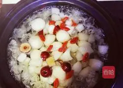 Illustration of how to make Tremella and Snow Pear Soup 6