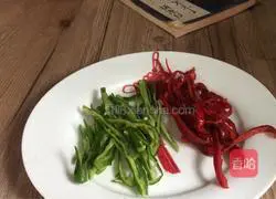 Illustration of how to make cold mung bean sprouts 2