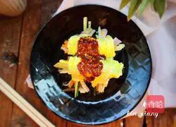 Illustration of how to make vegetable rolls 16