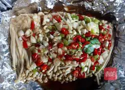 Illustration of how to make tinfoil enoki mushrooms 9