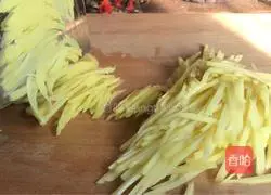 Illustration of how to make pickled pepper and potato shreds 1