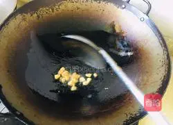 Illustration of how to make golden garlic and kale 4