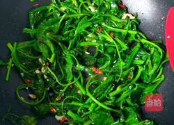 Illustration of how to make stir-fried fungus 8