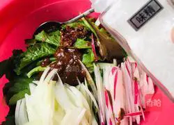 Illustration of how to make Chinese cabbage with sauce 6