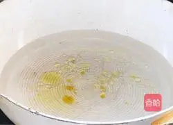 Illustration of how to make stir-fried double dices 4