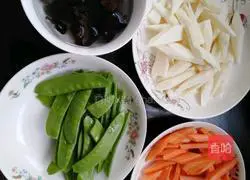 Illustration of how to stir-fry iron yam 1