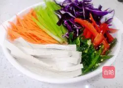 Illustration of how to make tofu mixed with three shreds 3