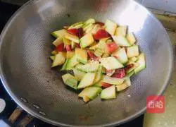 Illustration of how to make fried zucchini with tomatoes 4