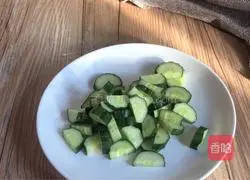 Illustration of how to make cucumber-roasted tofu 2
