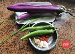 Illustration of how to make eggplant in oyster sauce 1